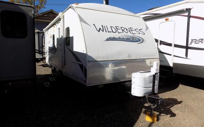 2013 Heartland Wilderness 2250BH Travel Trailer / Camper